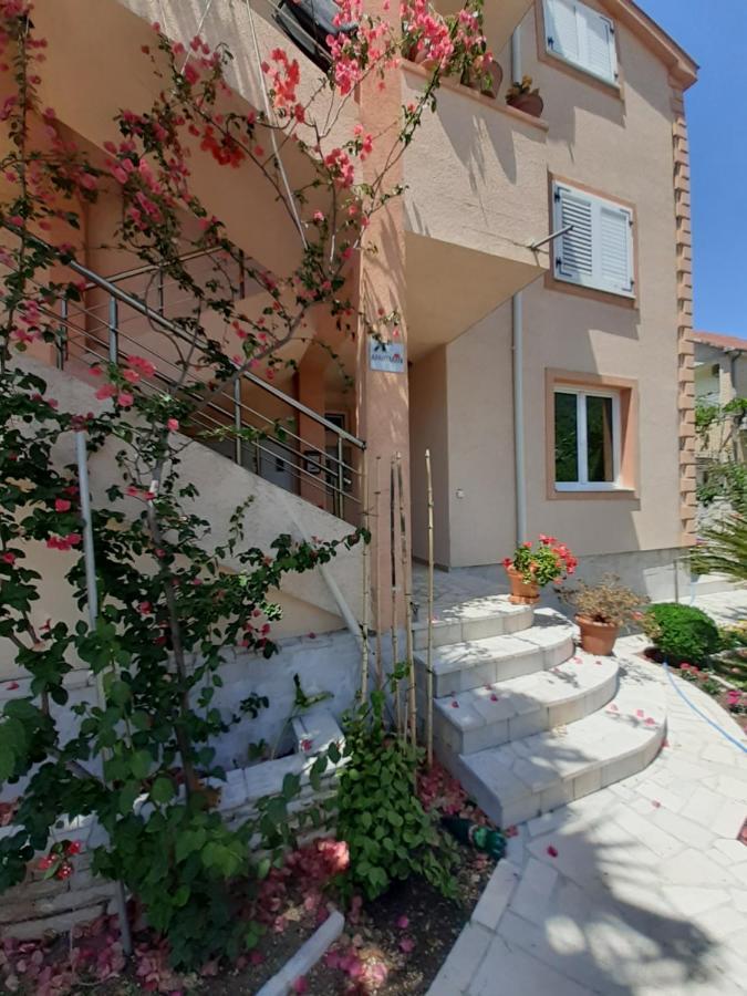 Apartmani Tanja Тиват Экстерьер фото