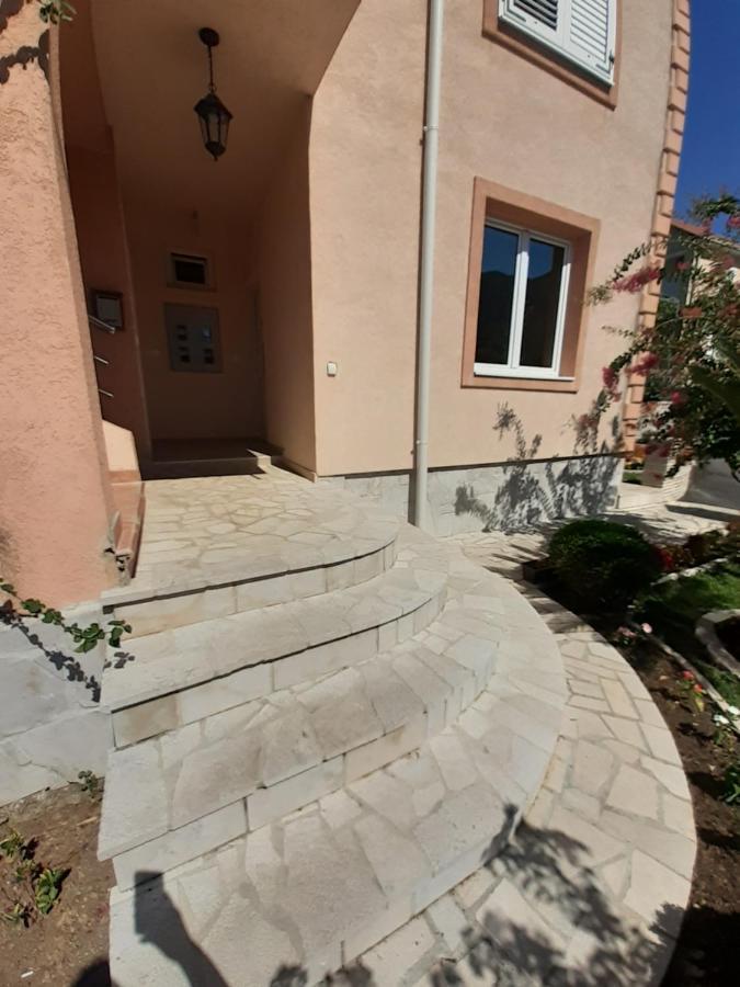 Apartmani Tanja Тиват Экстерьер фото