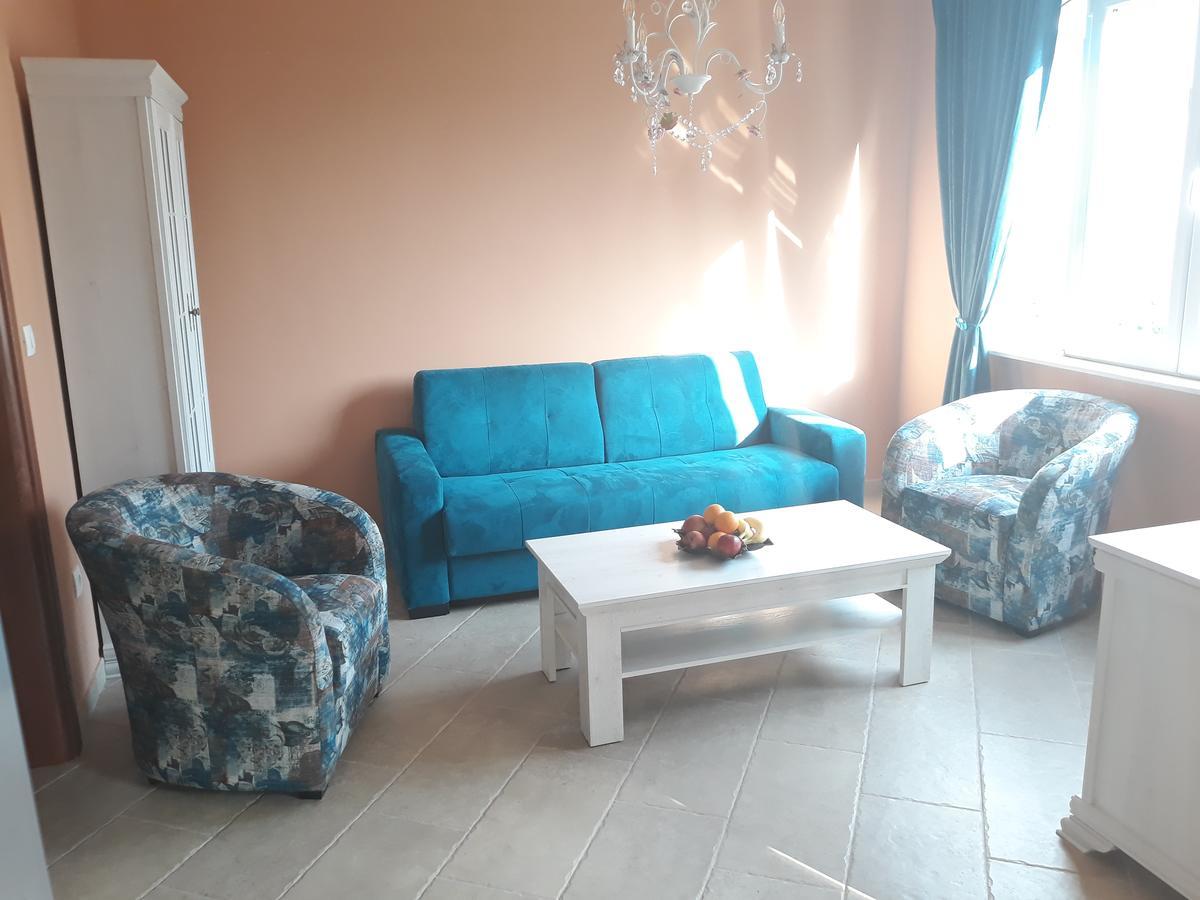 Apartmani Tanja Тиват Экстерьер фото